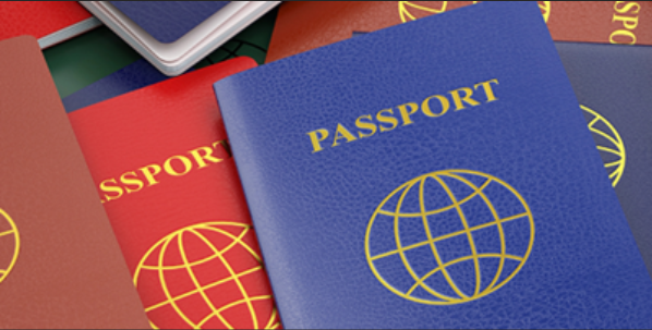 Plusieurs passeports.